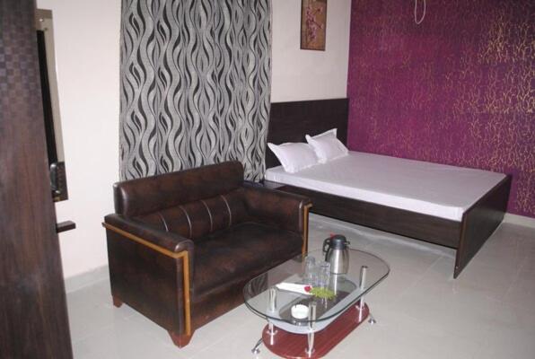 Hotel Surya Jumri Tilaiya Exterior foto